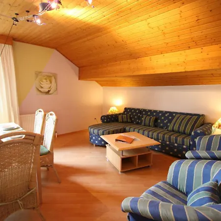 아파트 In Near Hiking Trails *