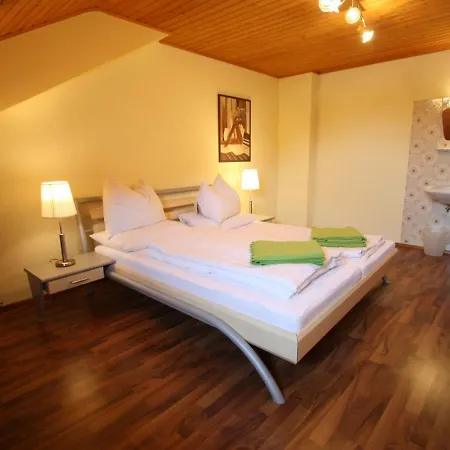 아파트 In Near Hiking Trails Krispl